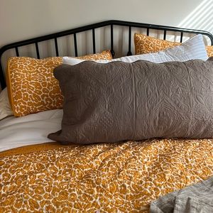 Bedding for a queen